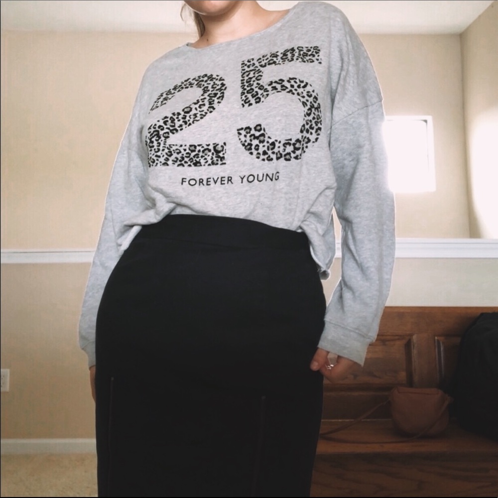 Graphic Cropped Sweater